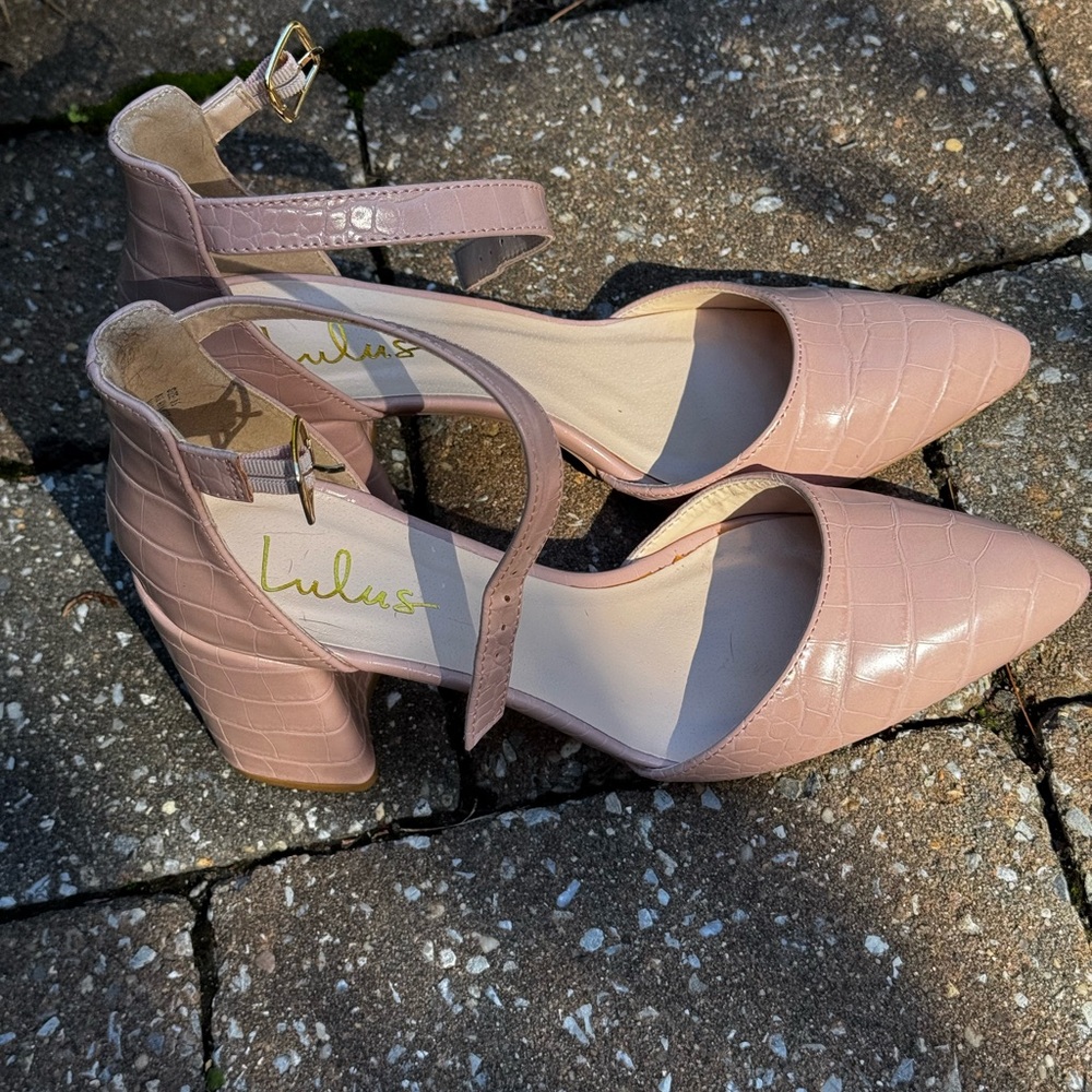 Lulu's Nude Croc-Embossed Heels